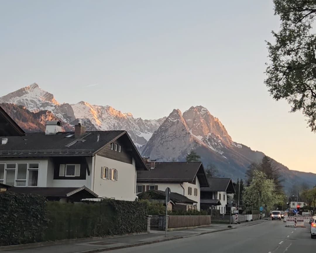 Garmisch-Partenkirchen mit Blick auf die Zugspitze